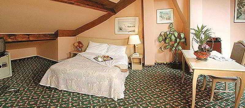 Hotel Princesse Isabelle Puteaux Exterior photo