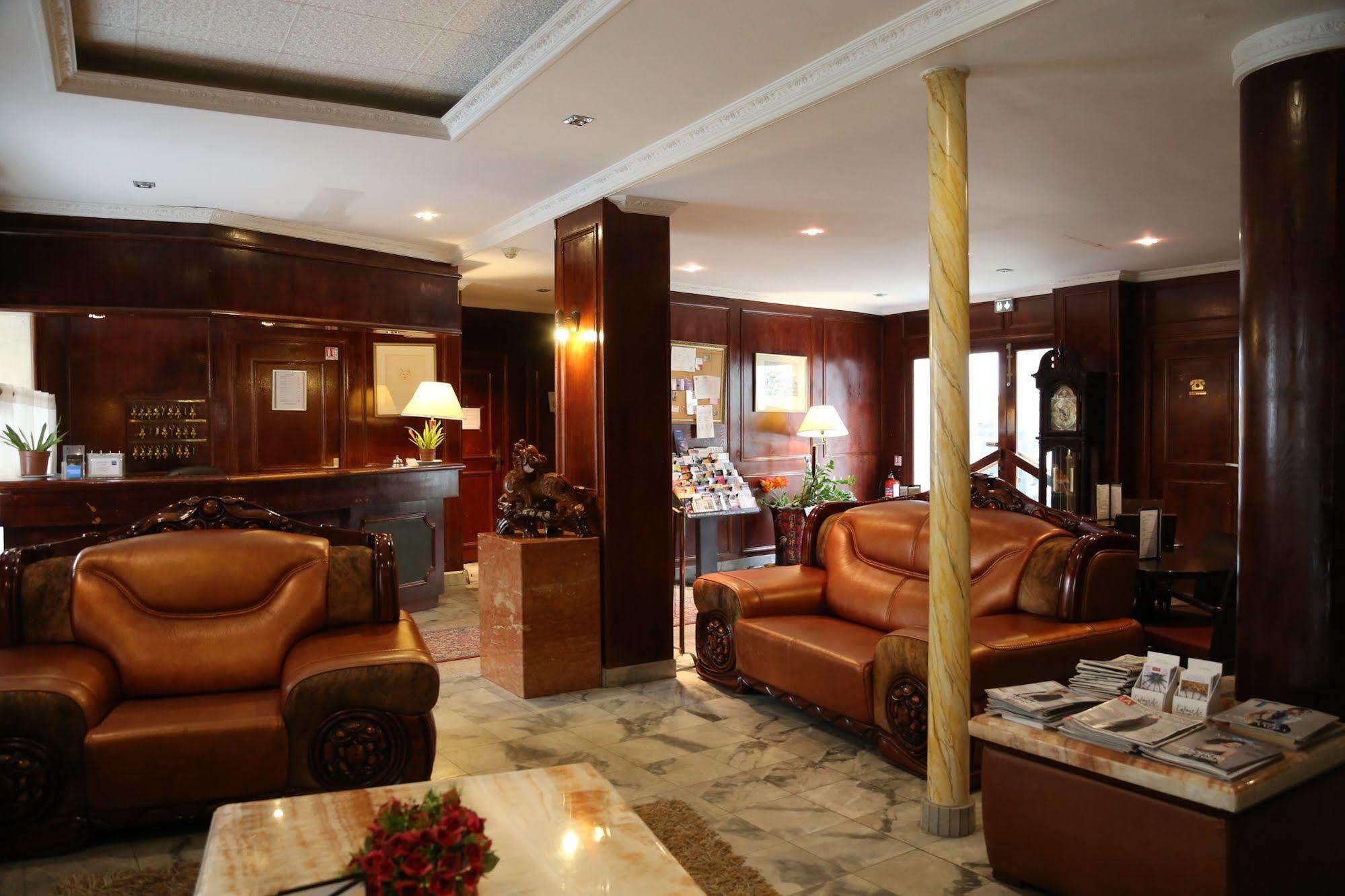 Hotel Princesse Isabelle Puteaux Exterior photo